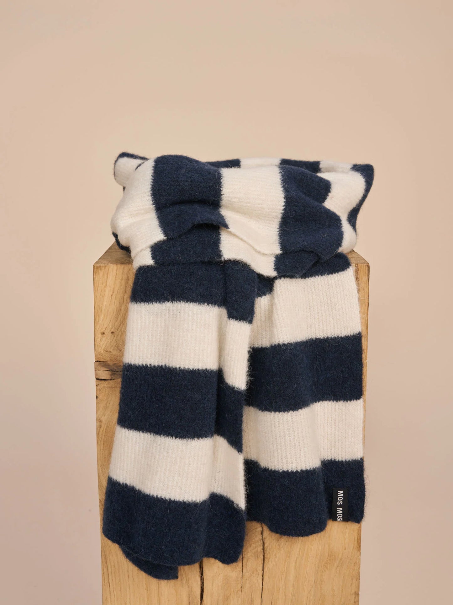 153970 - MMThora Knit Scarf