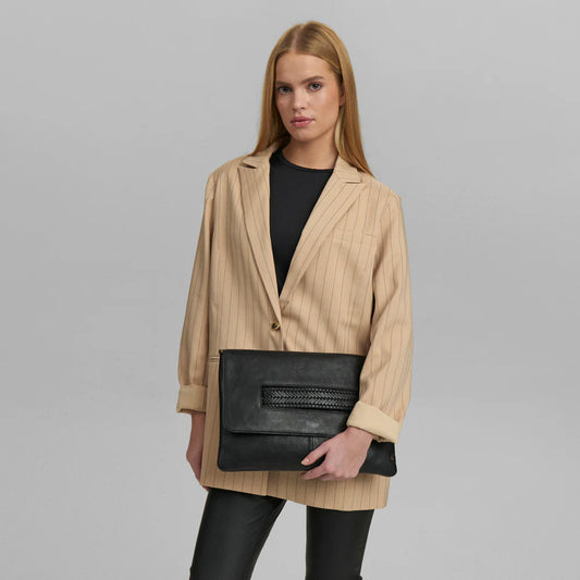 16454 - Large Beautiful Clutch Black