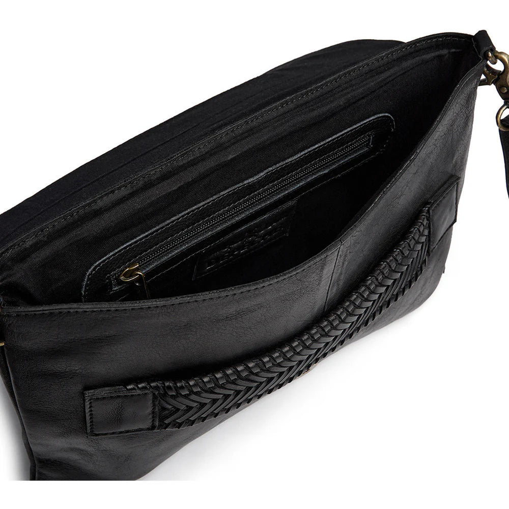 16454 - Large Beautiful Clutch Black