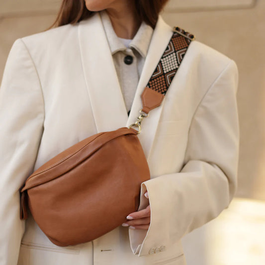 16422 - Classic Leather Bumbag