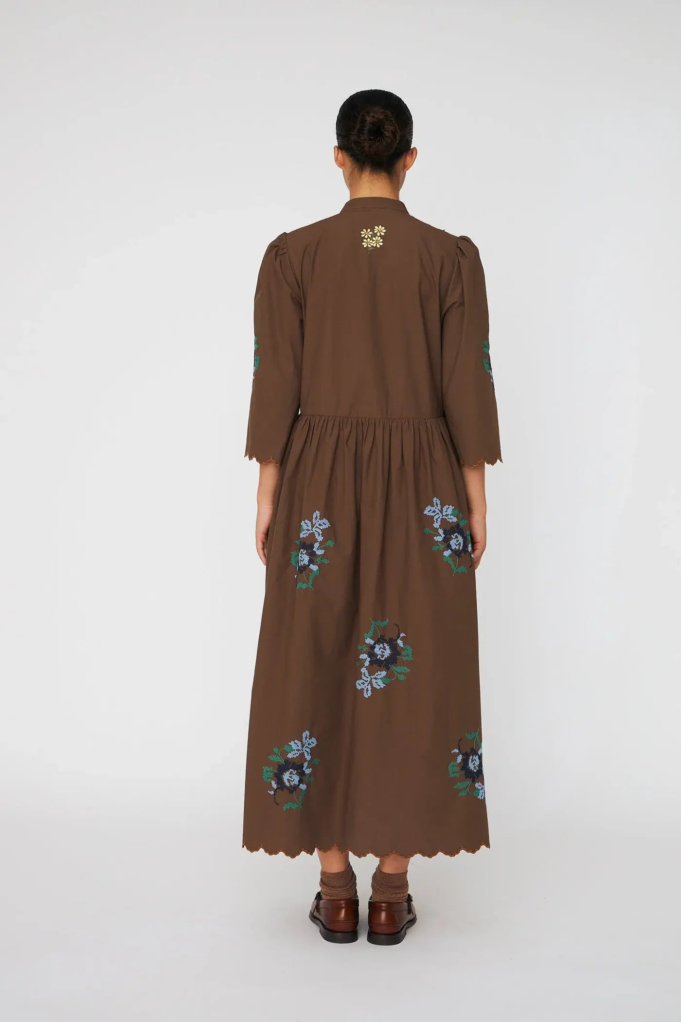 Embroidered Loose Midi Dress Brown