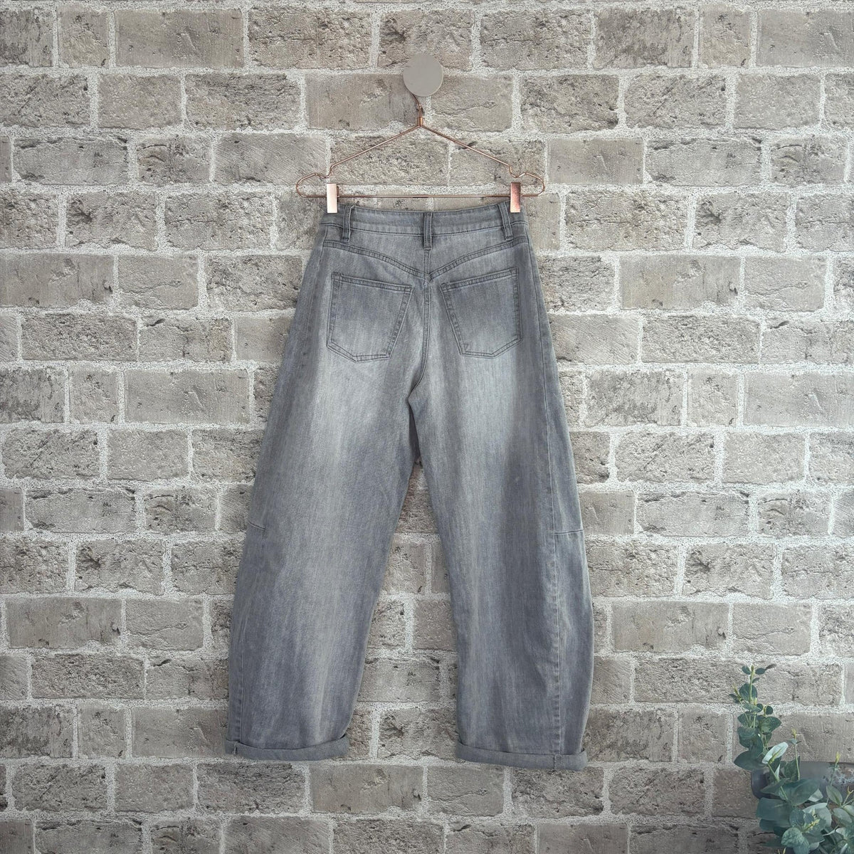 Mowita Barrel Leg Jeans
