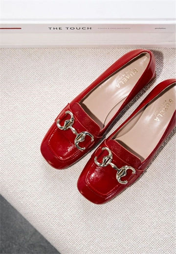 Lill Patent with Gold Buckle Shoe Red