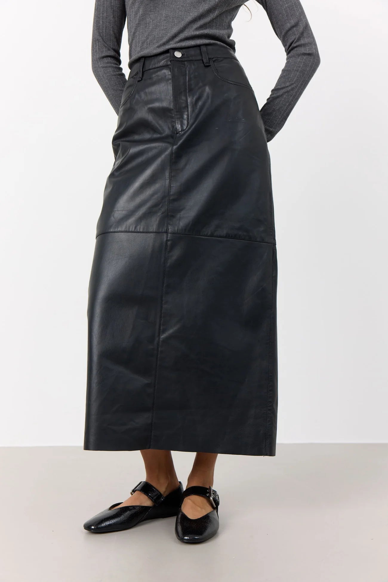LR-Globa 34 Soft Leather Skirt Black