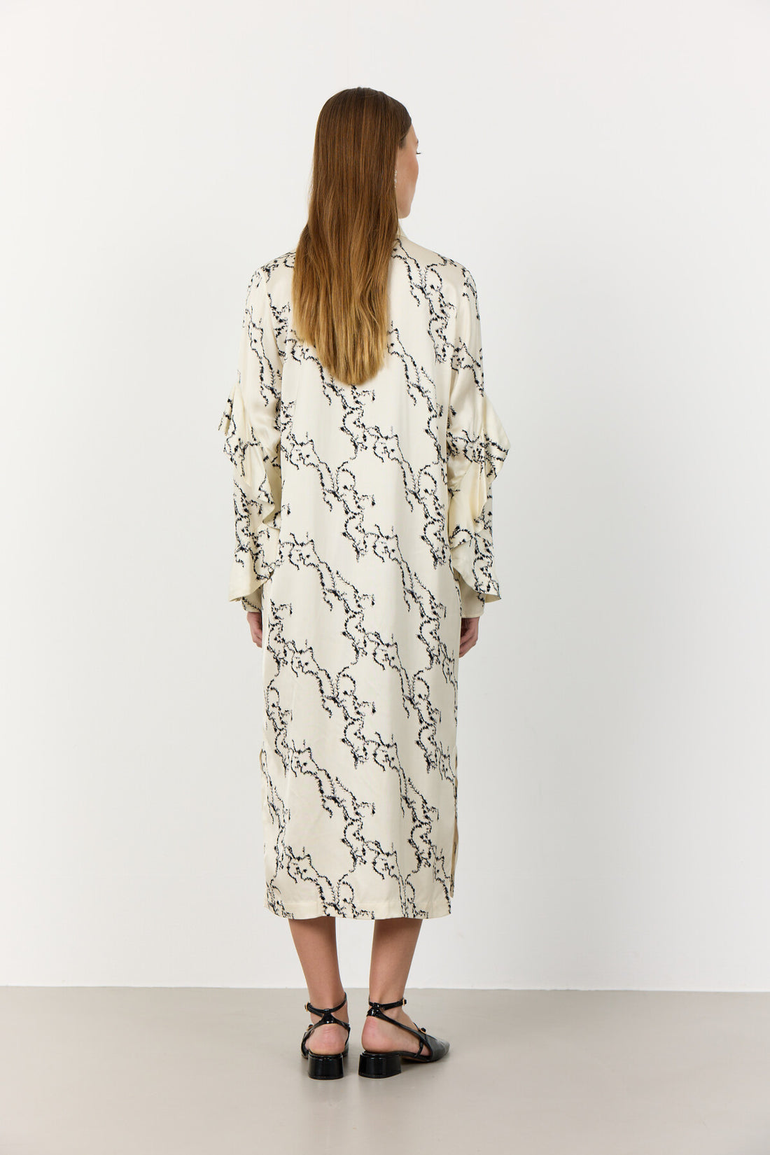 LR-Kennedy 1 Beautiful Printed Dress Ecru/Black