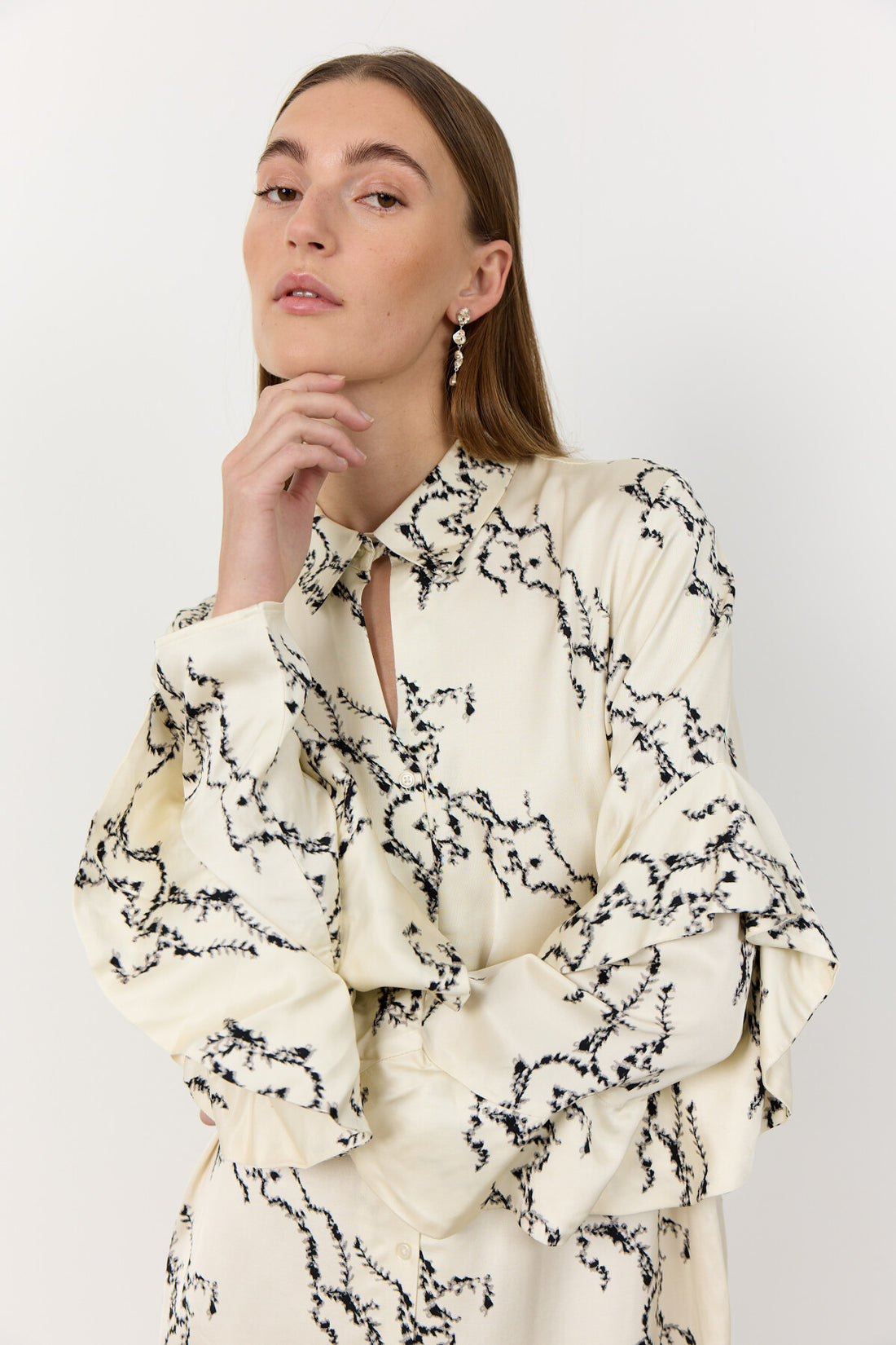 LR-Kennedy 1 Beautiful Printed Dress Ecru/Black