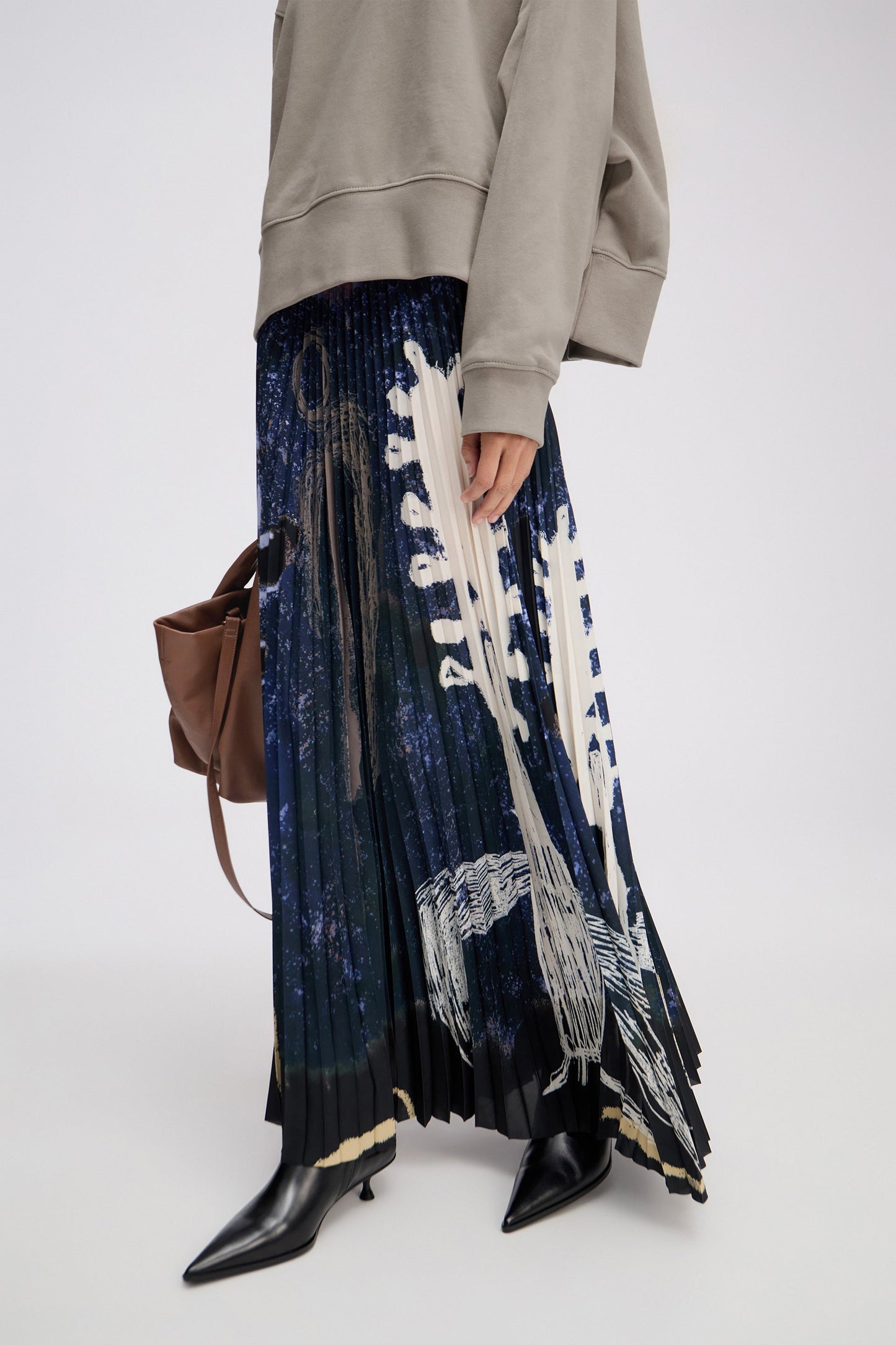 Taulla Printed Pleated Skirt Navy
