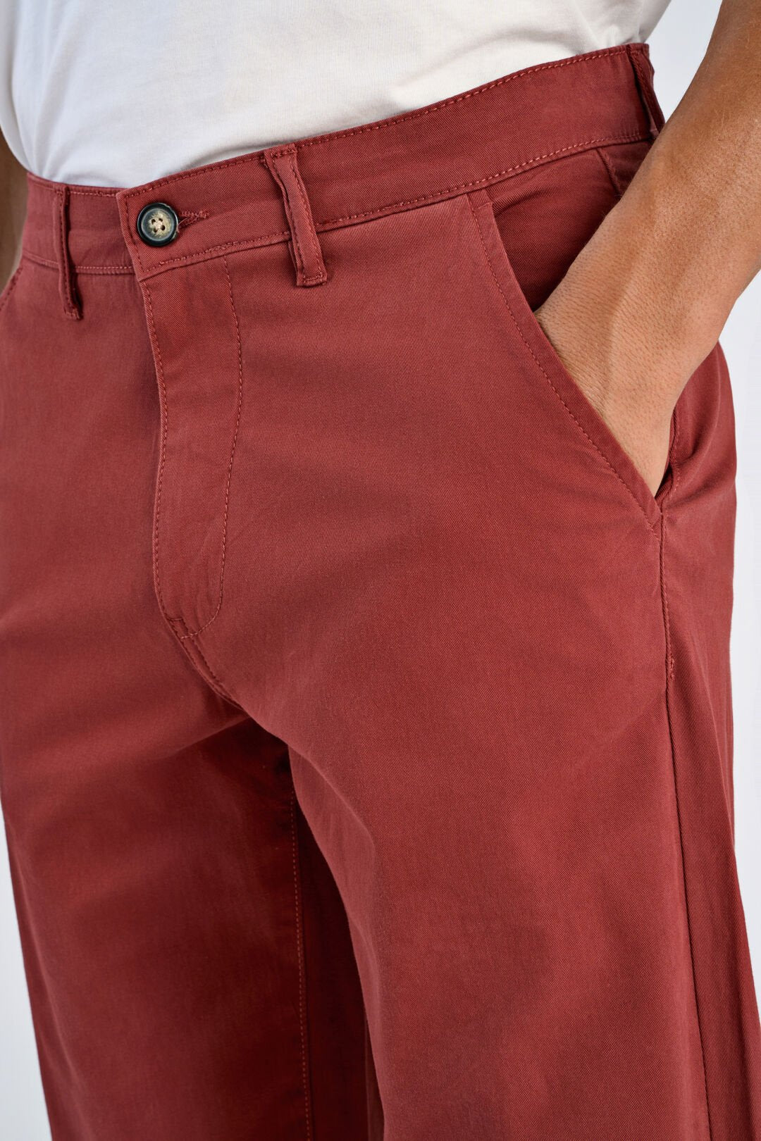 Mens- Cotton Chino in Relaxed Fit