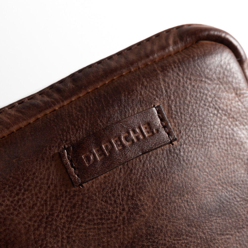 15700 - Classic Soft Leather Mobile Bag