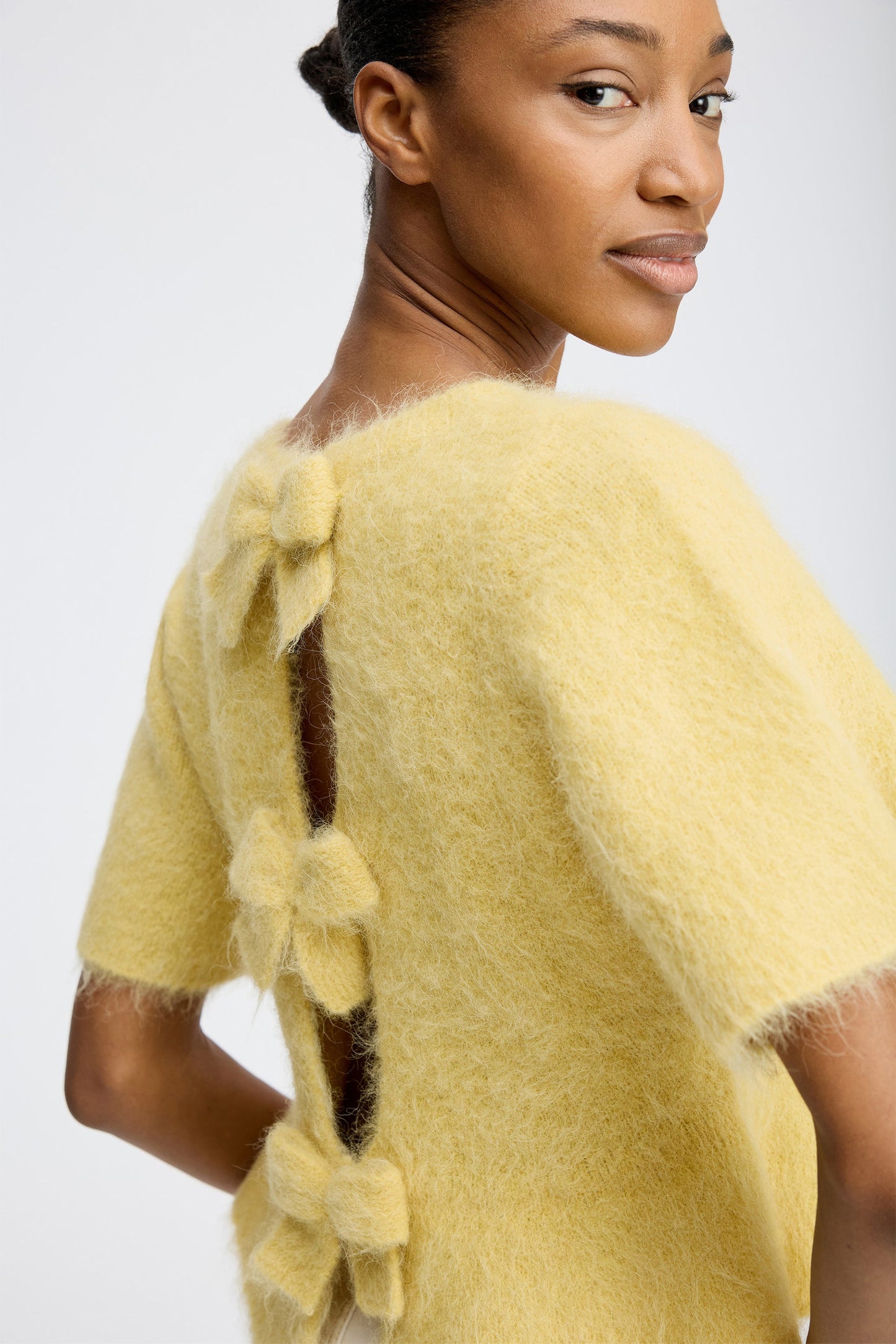 Rylaline Short Sleeved Bow Knit Lemon