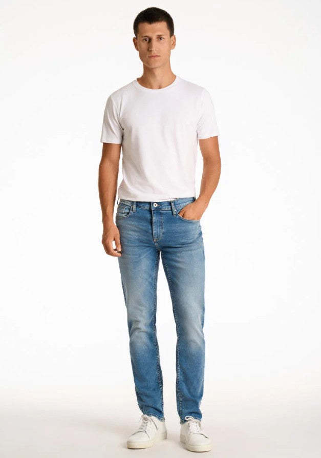 Mens Tapered Leg Jean Shadow Blue