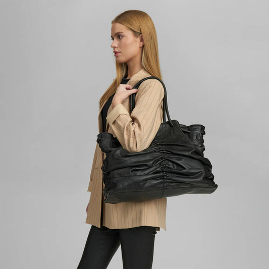 16578 - Super Soft Leather Shopper Black