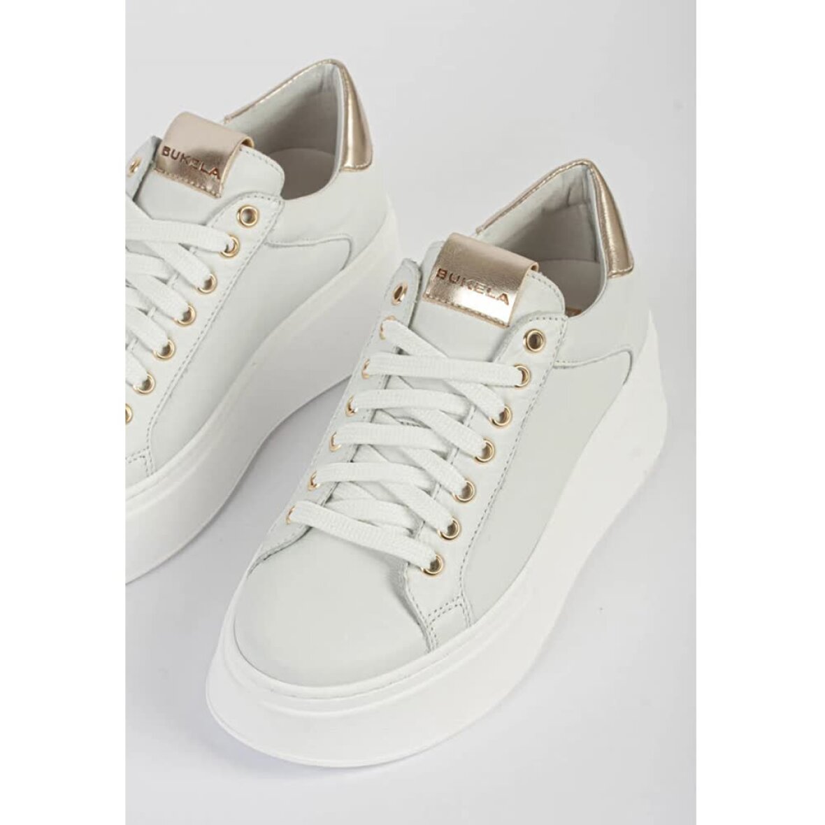 Bukela Coco Sneakers / white with gold