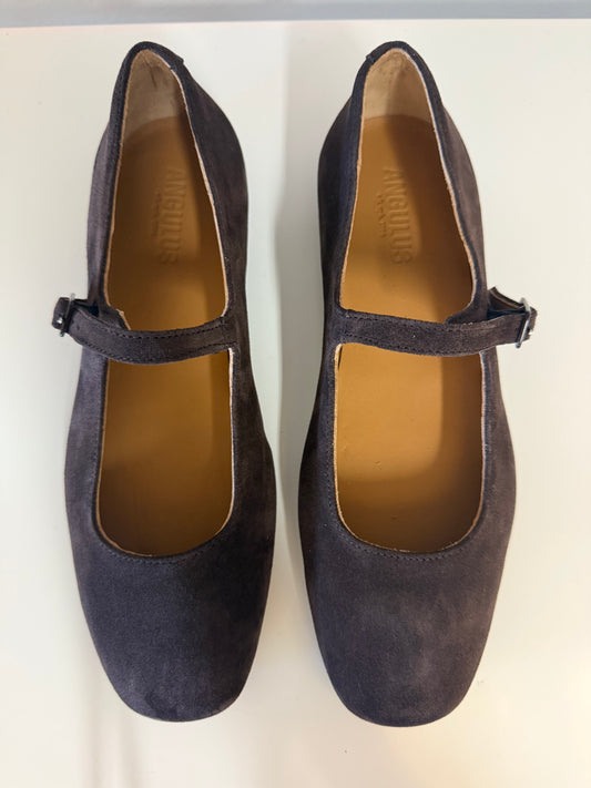 1702-102 Ballerina With a Moderate Square Toe Dark Brown