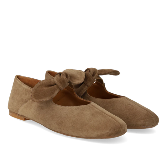 1696-101 Ballerina in Suede With Elasticated Bow Detail Dessert