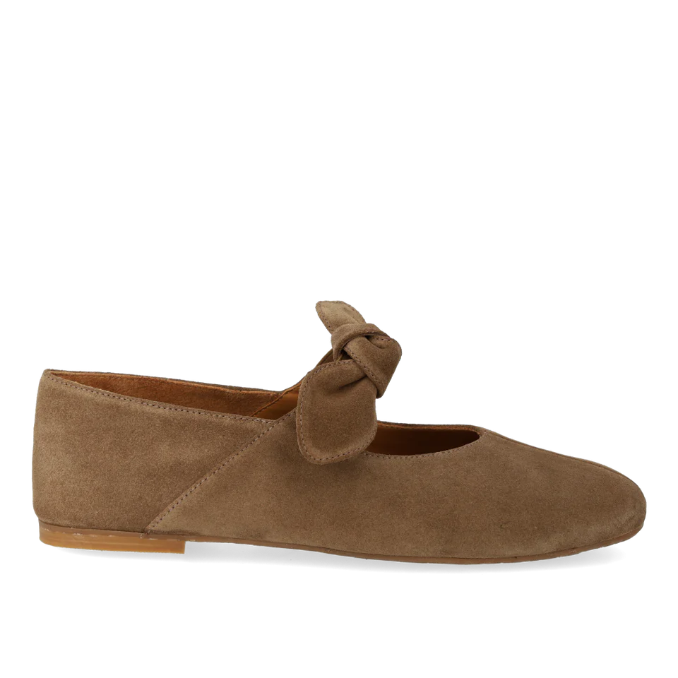 1696-101 Ballerina in Suede With Elasticated Bow Detail Dessert
