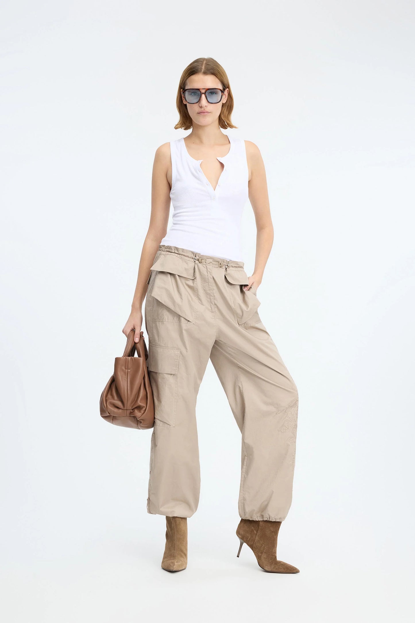 UNFORM Embroidered Loose Fit Trouser
