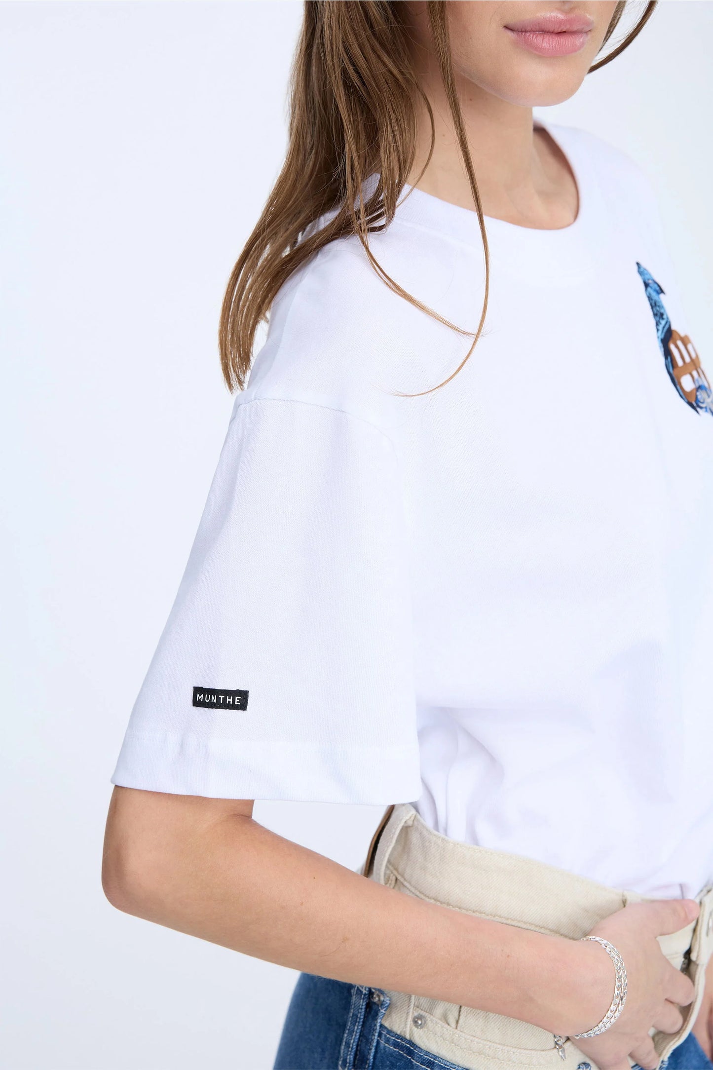 NURI Embroidery T-Shirt White