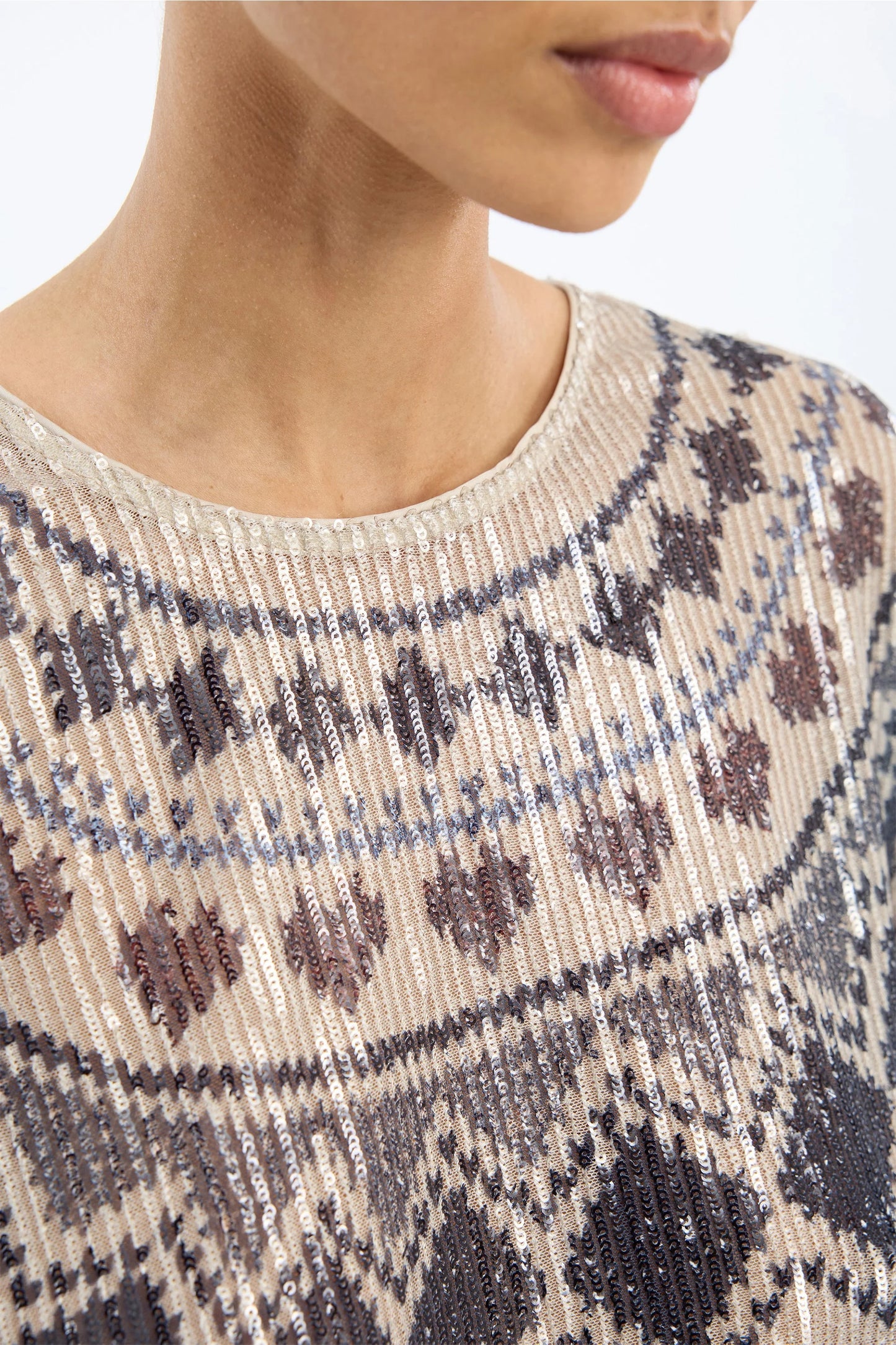 Vunny Loose Fit Sequins Blouse Print Camel
