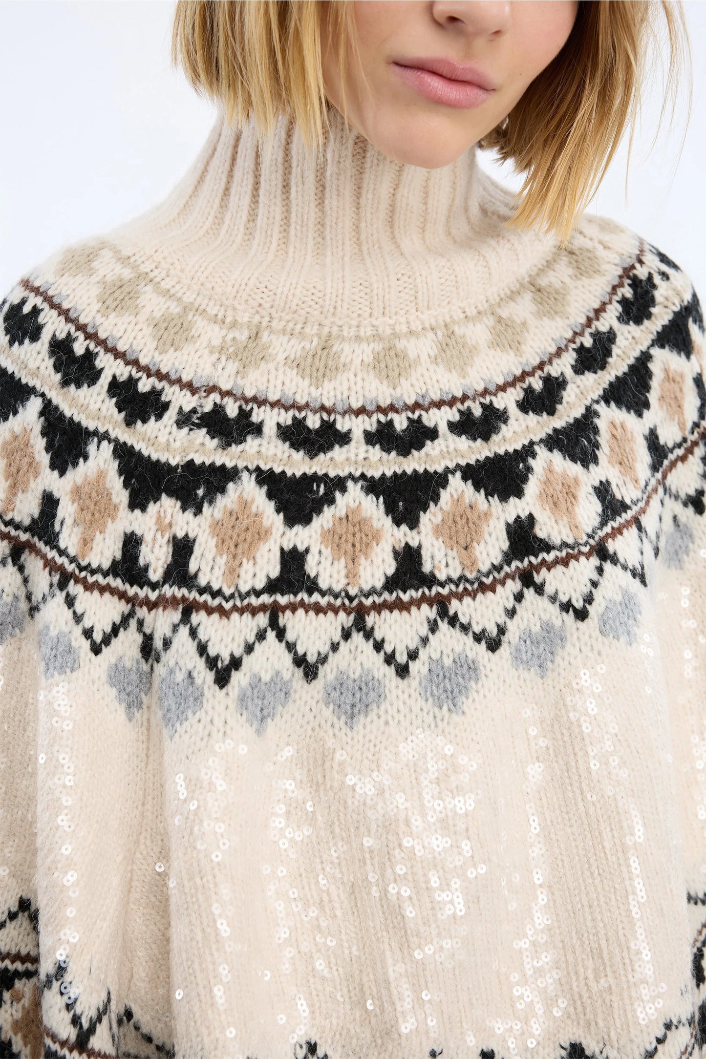 Verst Poncho in Nordic Style and Sequins MixCreme