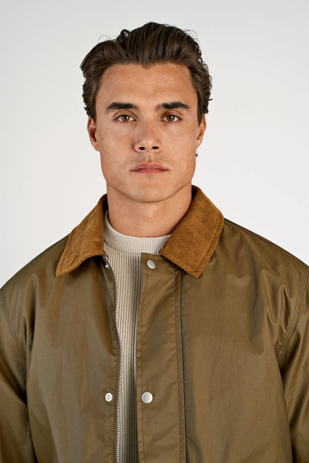 Mens- Short Wax Water Repellent Jacket Dark Army