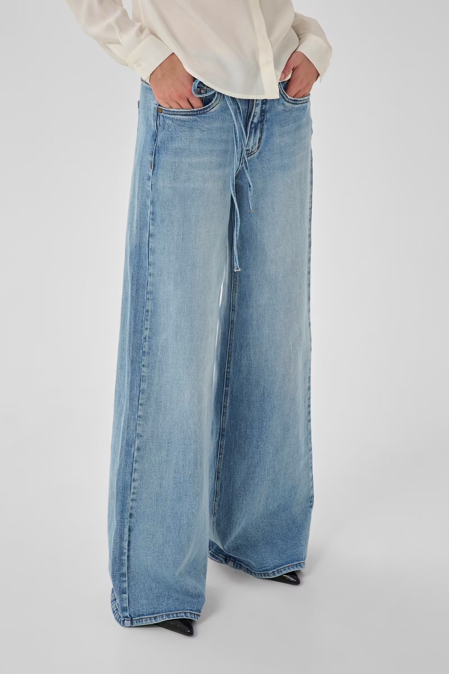 MWKaro Wide Leg Jeans 30" Light Blue