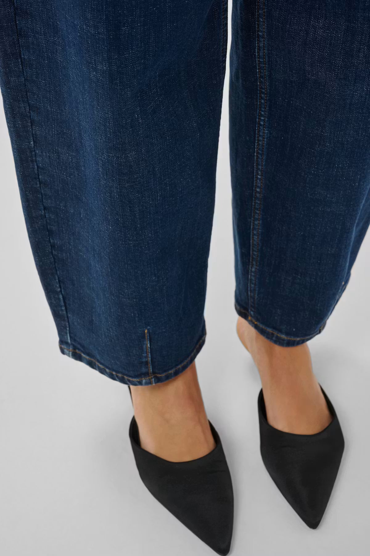 MWLucy Barrel Leg Jeans Dark Blue