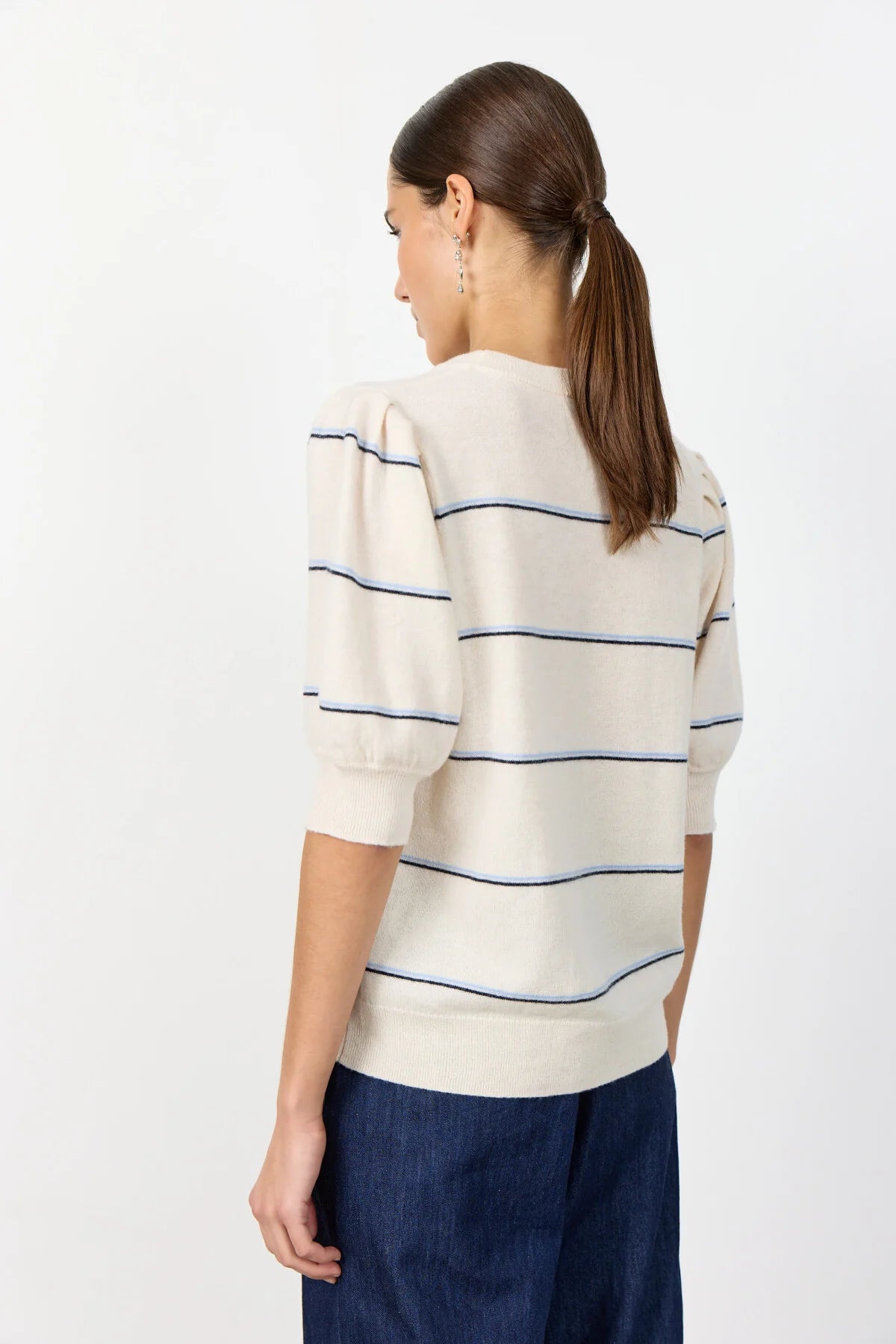 LR-Ismaila 18 Short Sleeved Striped Knitted Blouse Creme