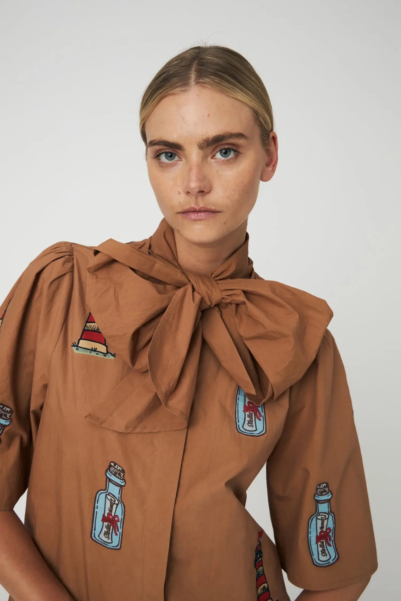 Embroidered Bow Shirt Brown