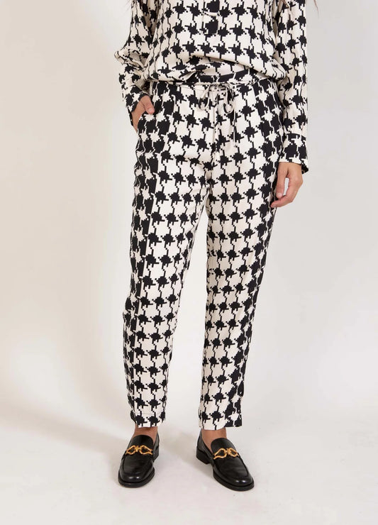 Trouser in Houndtooth print