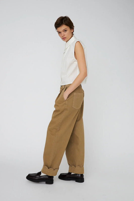 Low-Waist Cotton Trouser with Scallop Edge Dark Sand