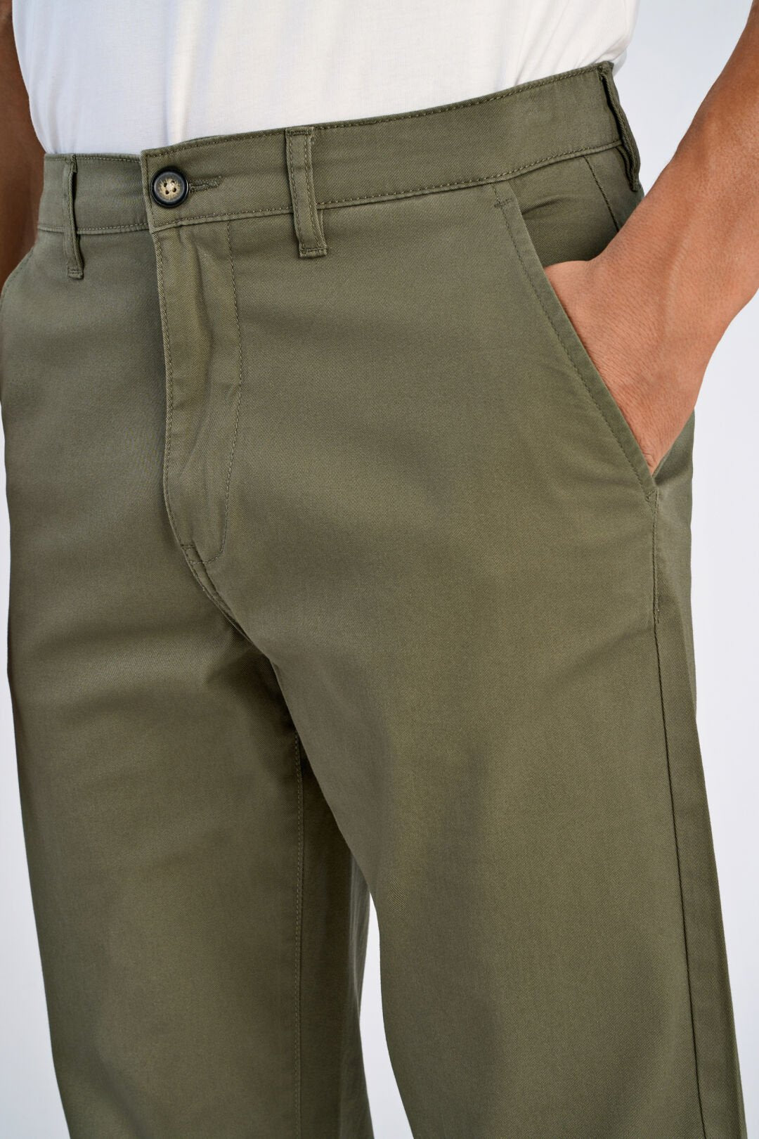 Mens- Cotton Chino in Relaxed Fit