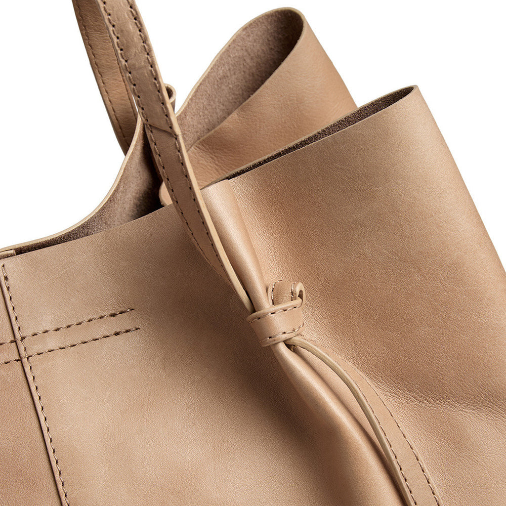 16408 - Lux Leather Shopper Dessert