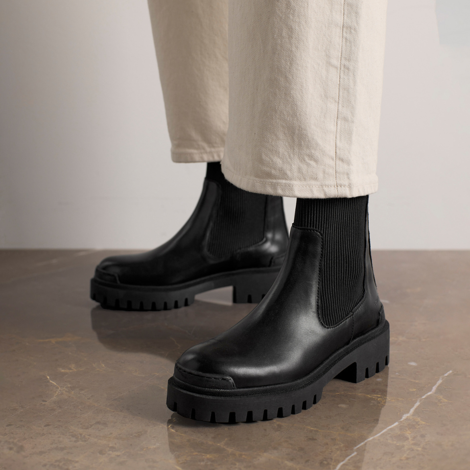 HACKER Chelsea Boot With Elastic 7653-101
