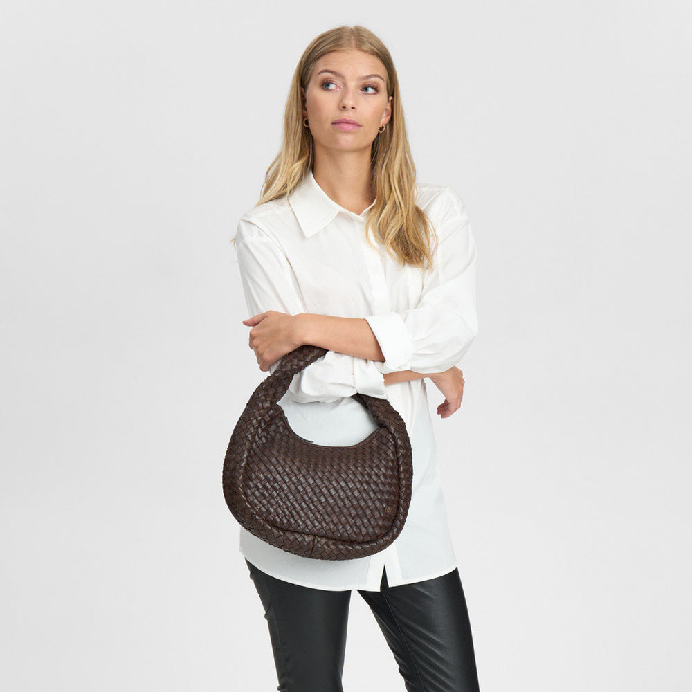 16462 - Woven Shoulder Bag