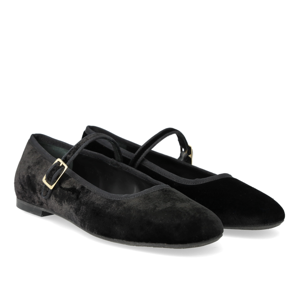 1725-101 Ballerina With a Moderate Square Toe Black