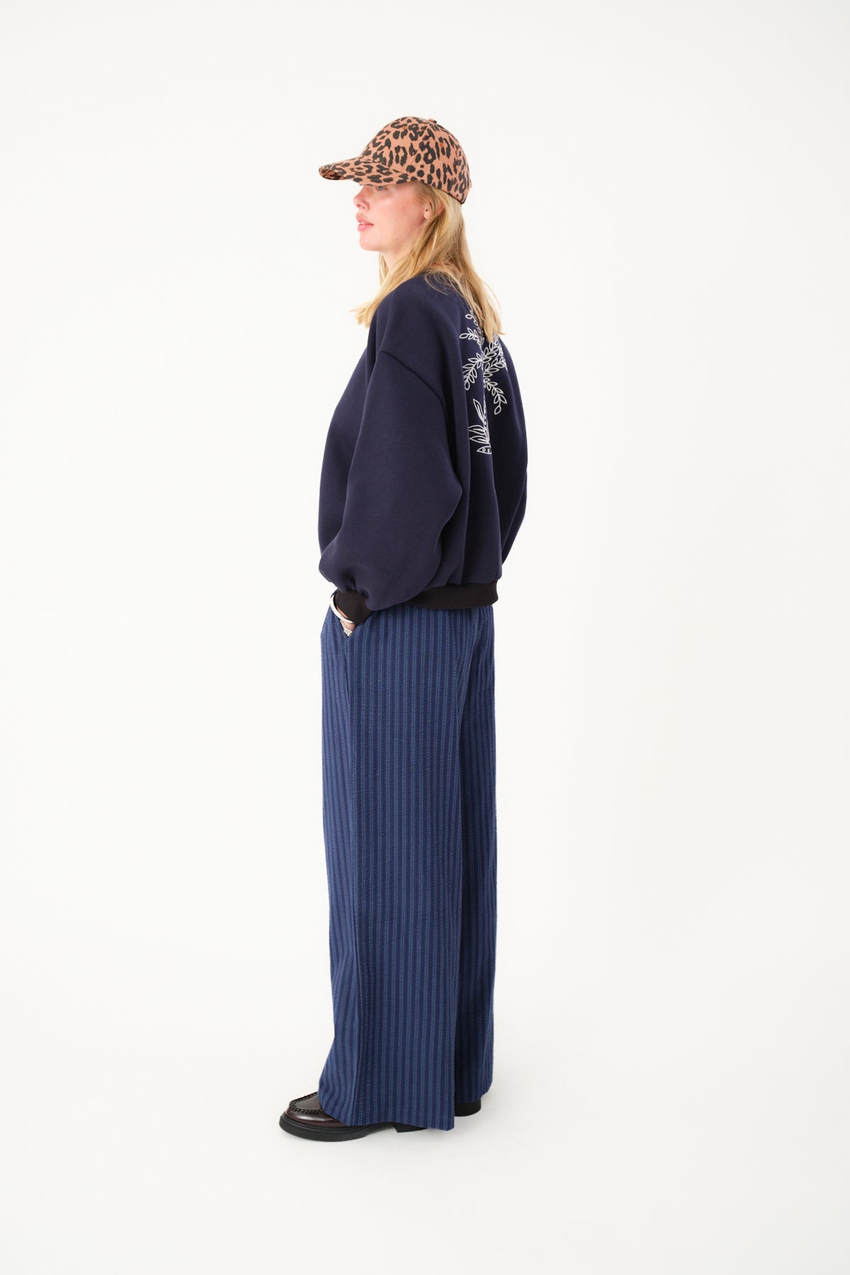 SydneyLL Pineapple Sweatshirt Dark Navy