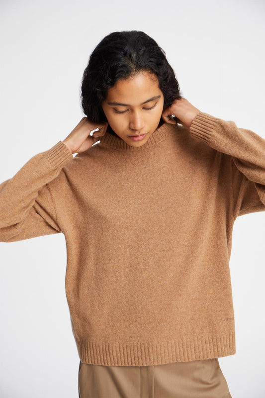 Kiaran Cashmere O-Neck Jumper Camel