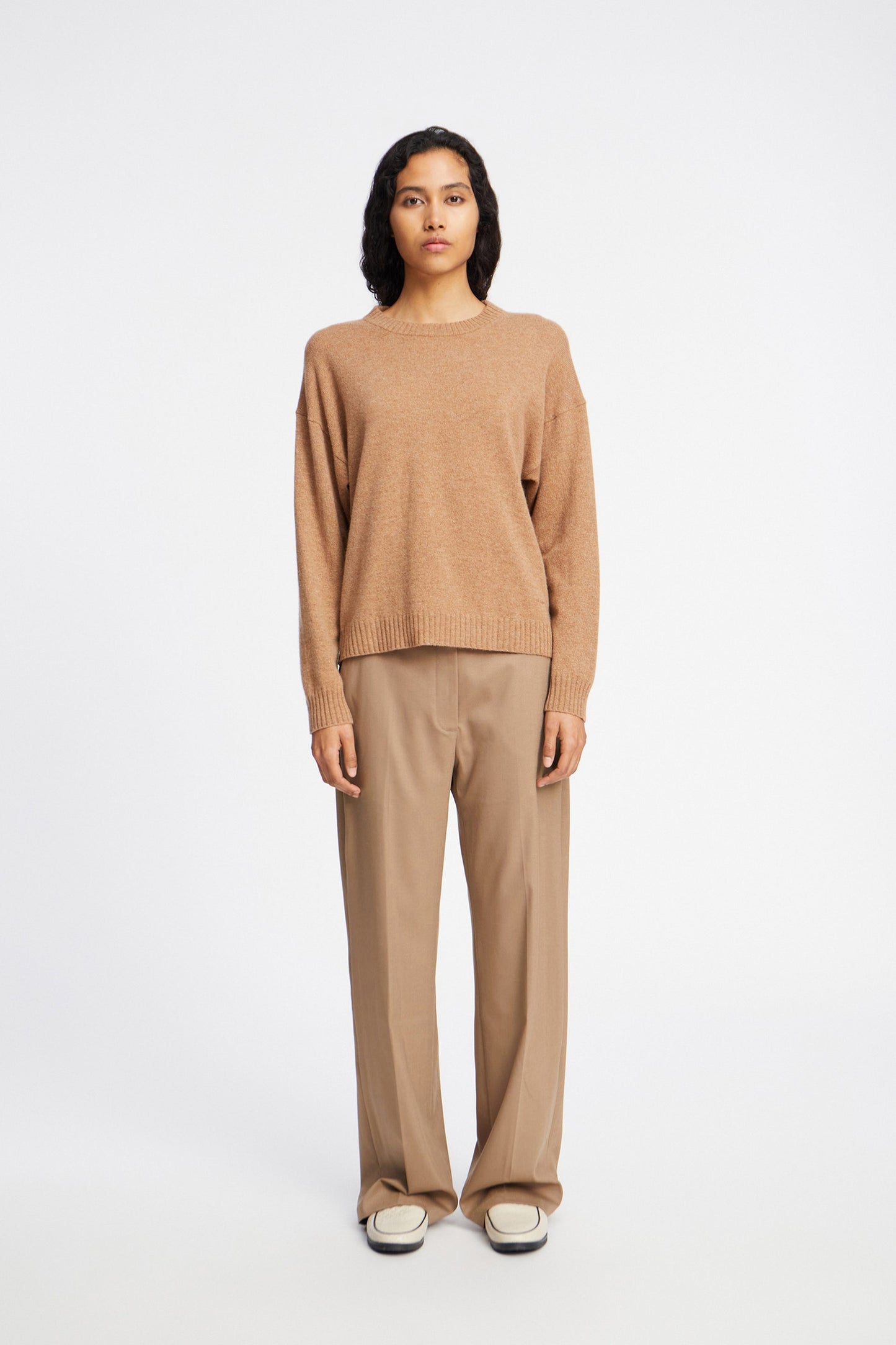 Kiaran Cashmere O-Neck Jumper Camel