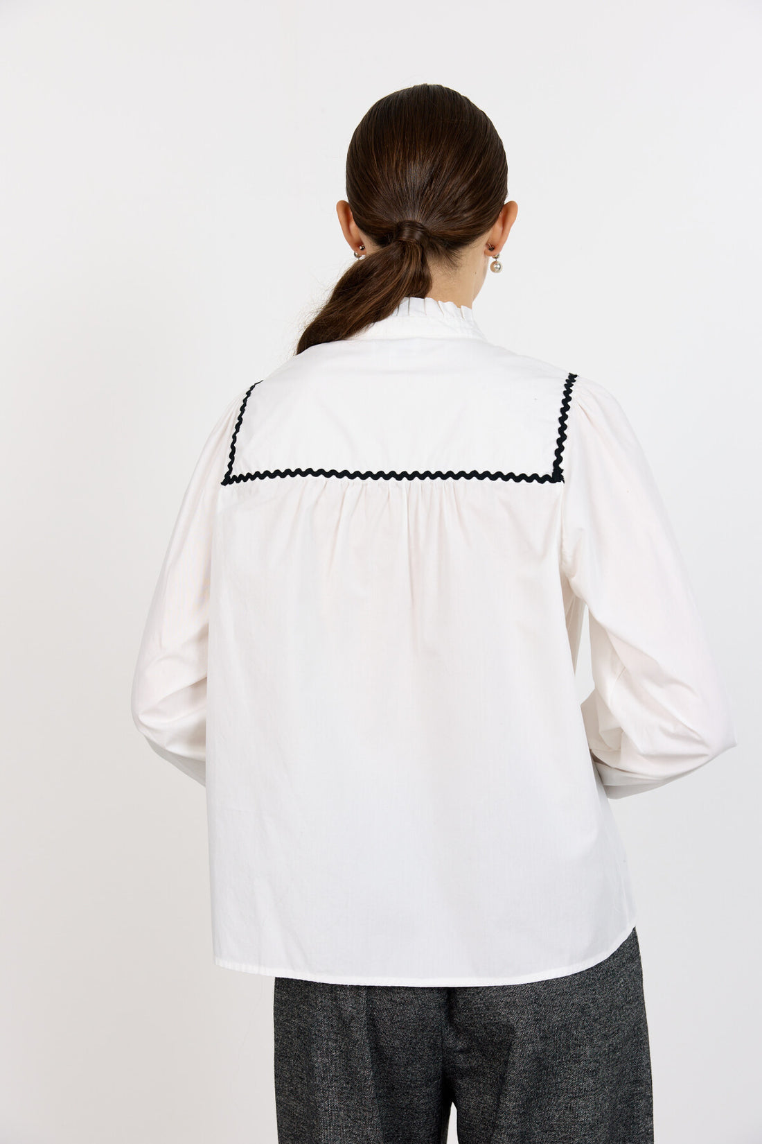 LR-Otto Cotton Blouse with Ruffle Collar White