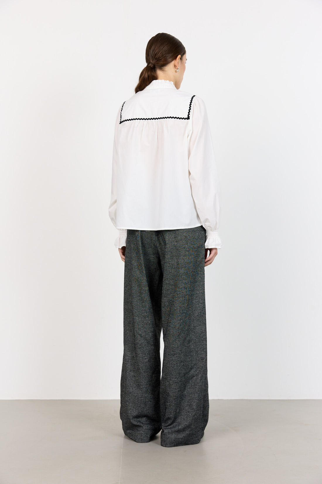 LR-Otto Cotton Blouse with Ruffle Collar White