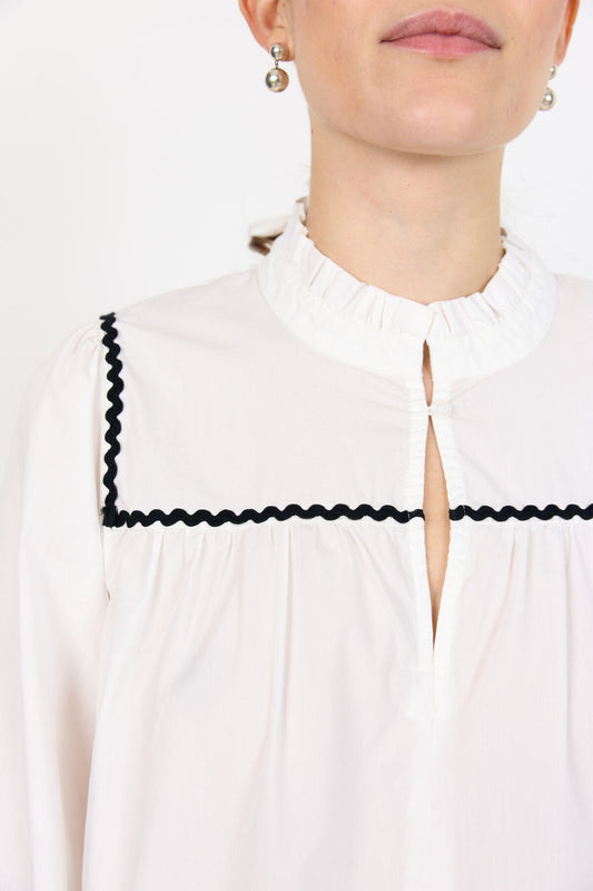 LR-Otto Cotton Blouse with Ruffle Collar White