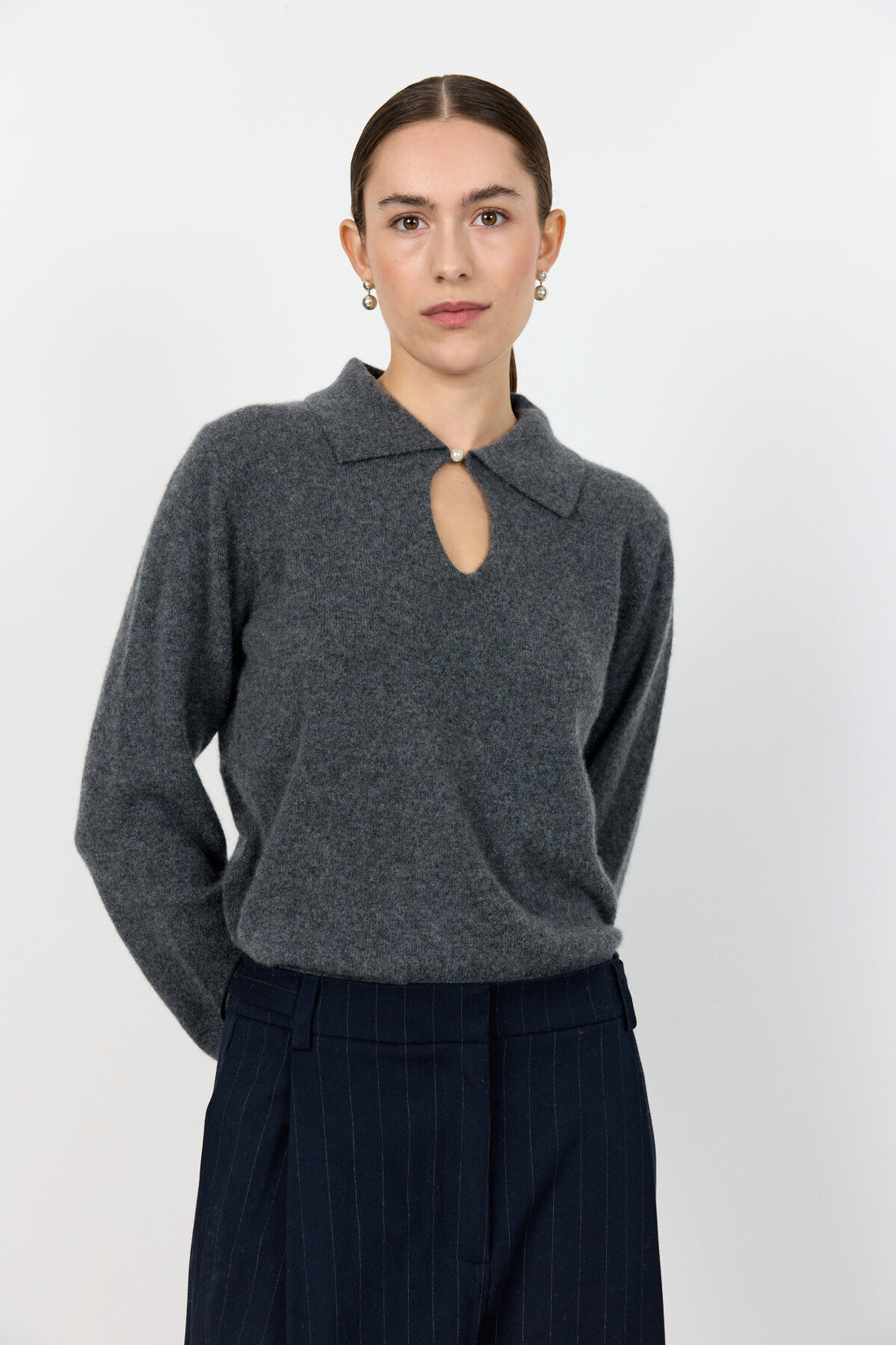 LR-Eloise 13 Pearl Button Cashmere Jumper Dark Grey