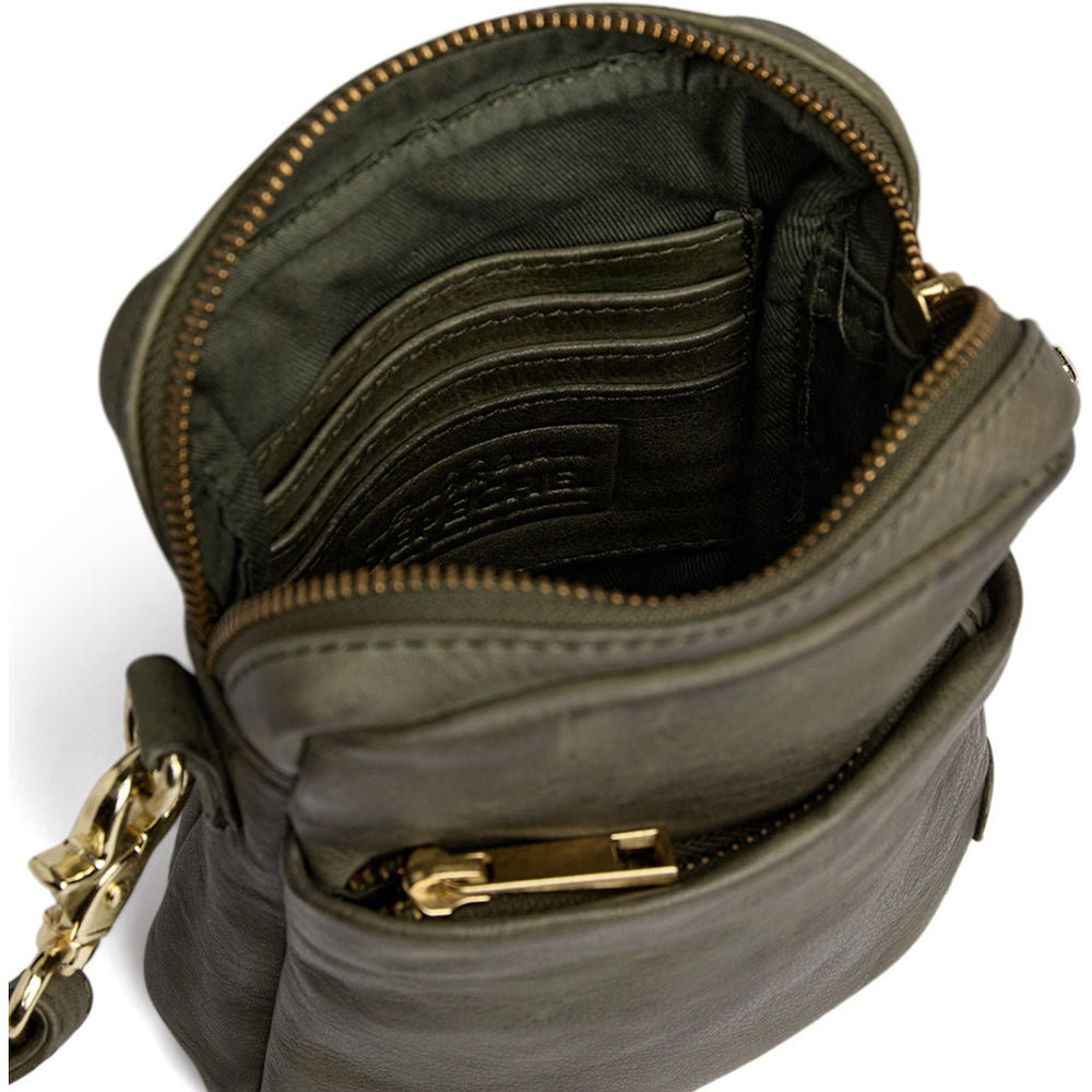 15700 - Classic Soft Leather Mobile Bag