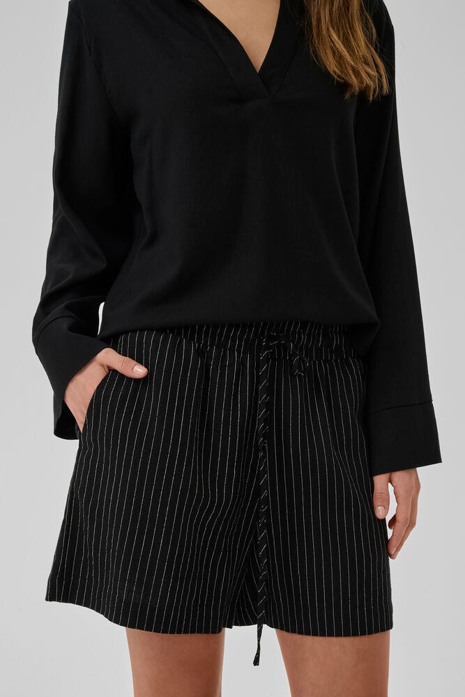 JannieMW Linen Mix Shorts Black W/Oatmeal Stripes