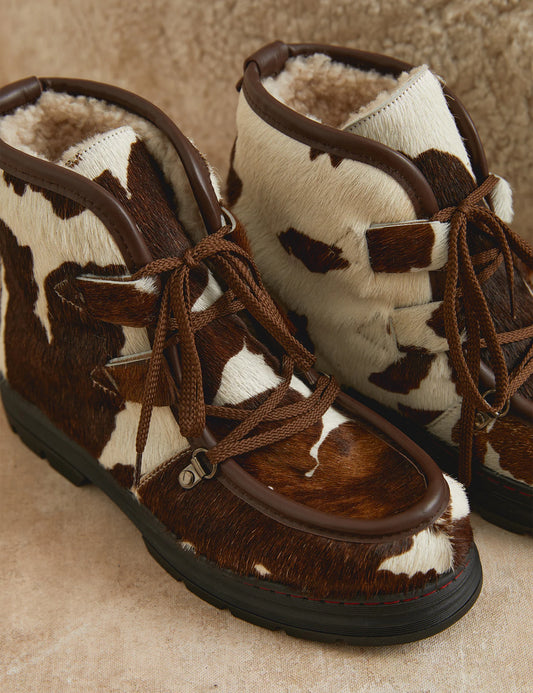 Incredible Friesian Shearling Lined Boots Brown/White