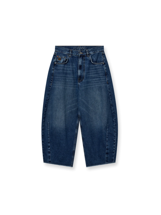 MMHTrooper Loop Barrel Leg Cropped Jeans Medium Washed