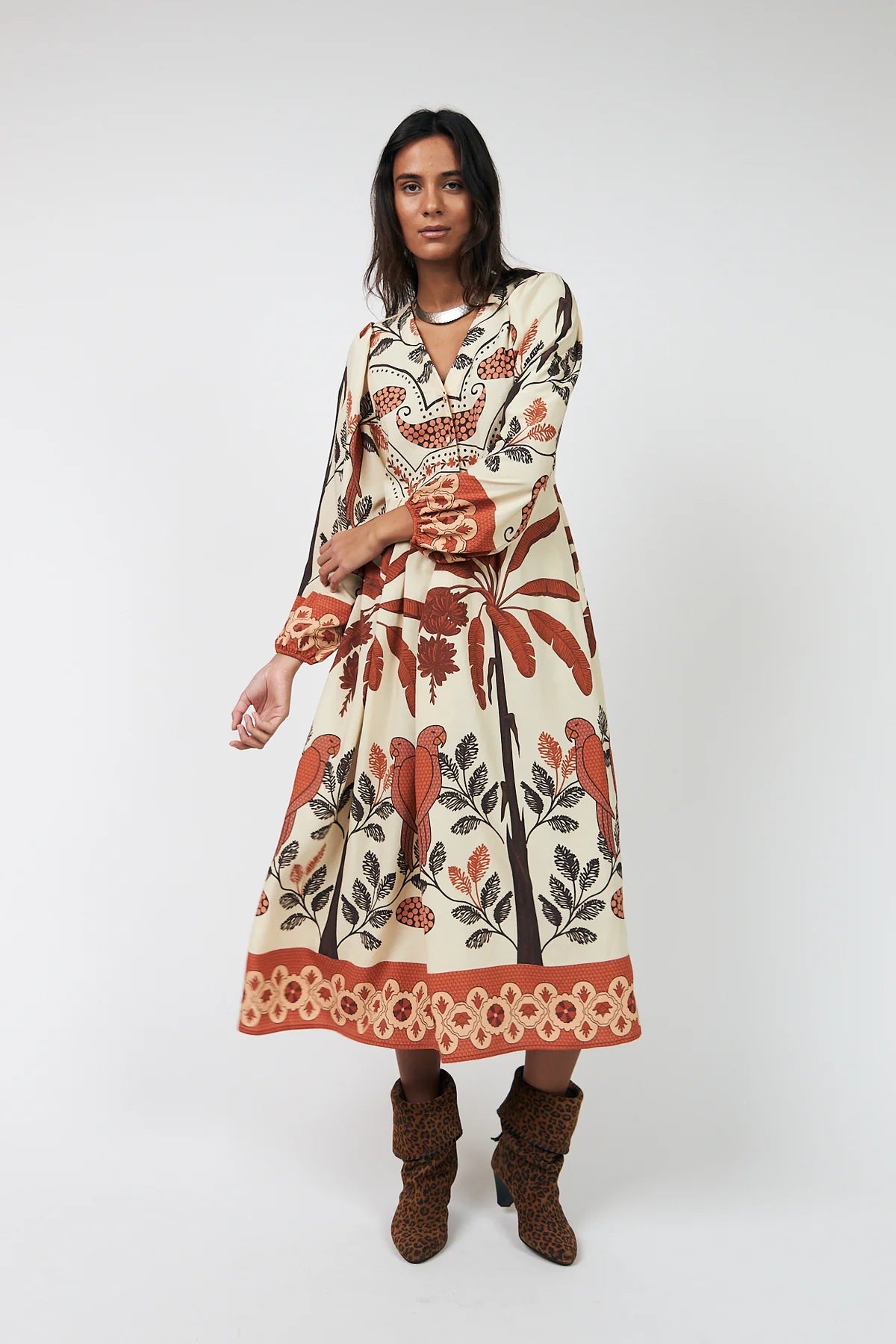 SaraiLL Artistic Printed Dress   Creme