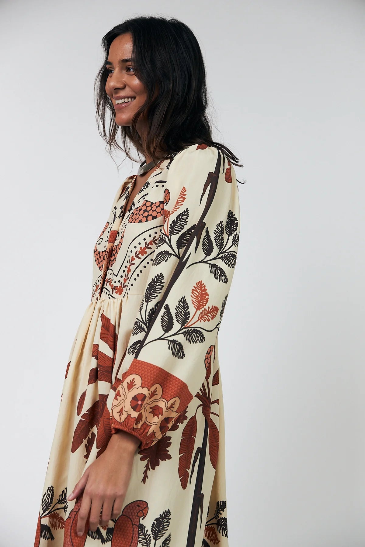 SaraiLL Artistic Printed Dress   Creme