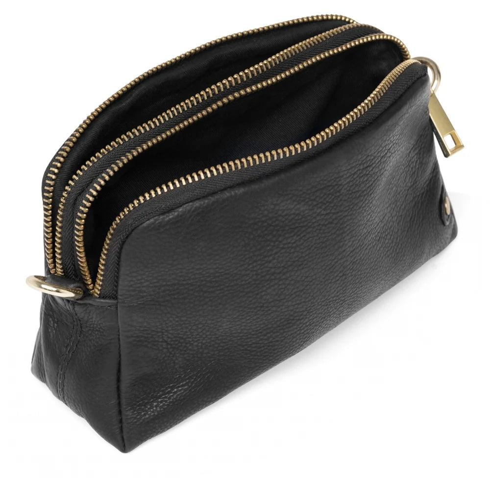 15472 Small leather clutch in classic design